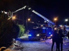 Pożar na kocierzu. Ewakuowano blisko sto osób, kilku poszkodowanych