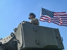 Atak na Iran możliwy? USA przerzucają czołgi w region