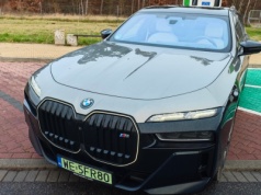 Z Warszawy nad Bałtyk. Przejechałem Polskę topowym elektrykiem BMW