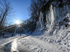 Początek ferii z typowo zimowymi warunkami w górach