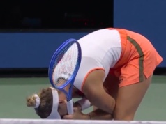 W Polsce był środek nocy. Mistrzyni Wimbledonu rezygnuje