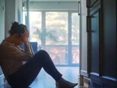 Długi cień traumy kładzie się na Polakach. "Nieszczęśliwy naród"