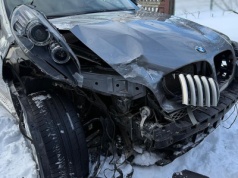 Rozbiła BMW i wróciła do domu. To były ważne zakupy