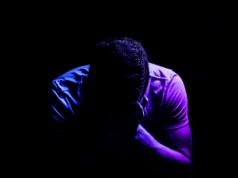 Internetowa znajomość zakończona szantażem po przesłaniu nagich fotografii