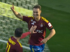 Papszun chciał go zatrzymać, ale on opuścił Legię. Teraz strzelił gola w debiucie