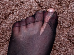 To nie żart. Gdzie wyrzucić dziurawe rajstopy? Nawet one mają swoje miejsce w segregacji