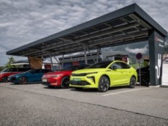 Eksperci podsumowują sprzedaż aut elektrycznych w Polsce w 2025. Był rekord, ale jest też drugie dno