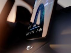 Pogadasz z nim jak z człowiekiem. Volvo EX60 z potężnym zasięgiem i AI od Google