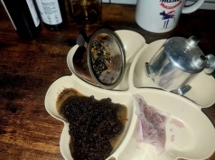 Zielona pomyłka. Gdzie wyrzucić fusy po kawie i herbacie? Przez nie bioodpady stają się bezwartościowe