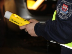 Zielona Góra. Nocna akcja policji: alkoholu brak, problemy i tak się znalazły