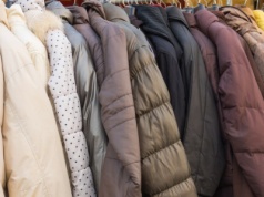 Sztuka ochrony przed mrozem według Mariusza Dziurlei. Dlaczego bawełna zimą to... najgorszy wybór?