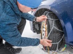 Jak się zakłada łańcuch na koła? 5 kroków, by zrobić to jak profesjonalista