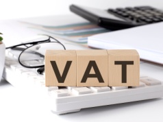 Opłata za rezygnację z usługi (cancellation fee) nie podlega VAT