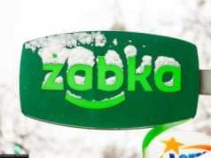 Nowość w Żabce rozlewa się po sieci. Kubek za 7,99 zł