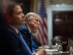 Trump: „Grenlandia albo cła”. W USA konsternacja, UE szykuje bazookę