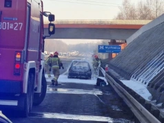 Samochód spłonął na autostradzie A4. Są ogromne utrudnienia