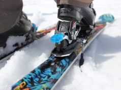 Wypadek na prowizorycznej skoczni narciarskiej. Nastolatek trafił do szpitala