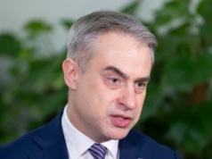 Dziennikarz pyta o "małżeństwa" LGBT. Gawkowski oburzony