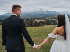Najciekawsze górskie lokalizacje na sesję ślubną - gdzie wykonać zdjęcia z fotografem?