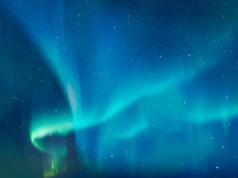 „Tłusta zorza” widoczna w Polsce. Warto spojrzeć w niebo!