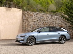 Nowe elektryczne auto i „docieranie”? Co na ten temat uważają producenci?