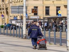 Poczta Polska namawia kurierów do przejścia na B2B. Solidarność zawiadamia PIP