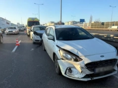 Kilka samochodów zderzyło się na węźle autostrady A4 w Katowicach. Korek jest coraz dłuższy