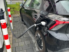 Niemcy poszli po rozum do głowy i wznowią dopłaty do elektryków. Co w Polsce?