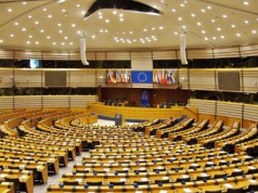 Parlament Europejski blokuje umowę handlową z USA