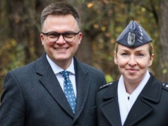Żona Szymona Hołowni żegna się z wojskiem. "Dzisiaj miała lot pożegnalny"