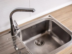 Wrzucasz to do zlewu bez zastanowienia. Hydraulicy tego nie znoszą