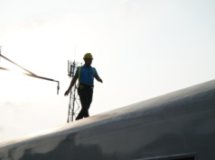 W tej branży pięciocyfrowe pensje to norma. Specjaliści żyją jak pączki w maśle