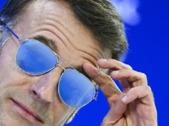 ​Macron w aviatorach. Tajemnica okularów prezydenta wyjaśniona