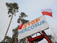 Starcia przed Parlamentem Europejskim. Policja zatrzymała dwóch Polaków