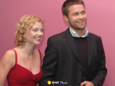 "Polski Brad Pitt" zauroczył Polkę z Hollywood. Dla niego Iza Miko wróciła do kraju