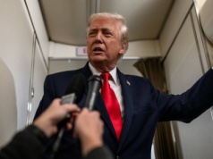 Samolotu z Donaldem Trumpem zawrócił do Waszyngtonu. Prezydent USA zmierzał do Davos