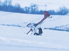Maszyna wbiła się w zaspę. Co wydarzyło się na lądowisku?