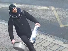 Uderzył chłopca w twarz i złamał mu nos. Policja szuka agresora