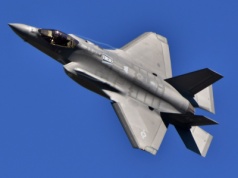 Zrezygnują z amerykańskich supermyśliwców? Polska kupiła już 32 sztuki