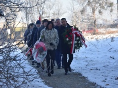 Dębowiec: Spotkanie przy mogile zamordowanych przez hitlerowców więźniów