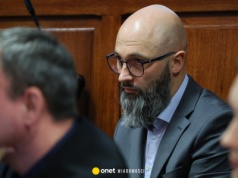 Ruszył proces ks. Michała Olszewskiego. Protesty przed budynkiem sądu