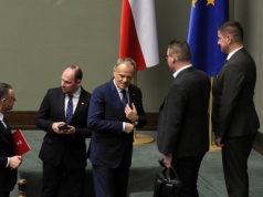 Pierwszy sondaż partyjny OGB w tym roku. Przepaść między KO i PiS-em