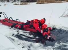 Ćwiczenia z zakresu ratownictwa lodowego legnickich strażaków