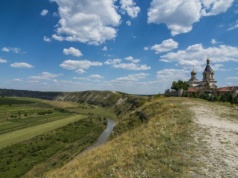 To jeden z najrzadziej odwiedzanych krajów w Europie. Tanio i pięknie