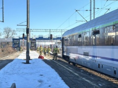 Akcja ratunkowa na dworcu. Pociąg relacji Bielsko-Biała - Gdynia z opóźnieniem