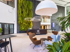 Warszawski park biurowy ma nowe lobby