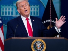 "Silni biorą, co chcą, słabi znoszą, co muszą". Rok chaosu z Trumpem