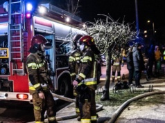 Pożar mieszkania w bloku! Jedna osoba poszkodowana trafiła do Szpitala.