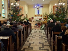 Ostatnie pożegnanie ofiar tragedii z Chełmna. Matkę i trójkę dzieci pożegnały tłumy