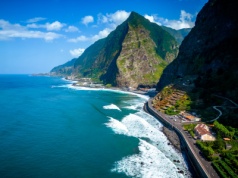 Madera na zimę za 1599 PLN 🌞🏝️ Tydzień w hotelu przy oceanie i plaży 🌊 z wliczonymi śniadaniami 🍴